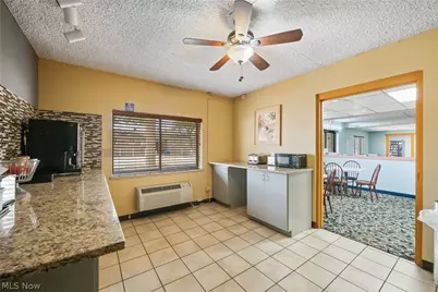 1704 E Perry Street, Port Clinton, OH 43452 - Photo 12