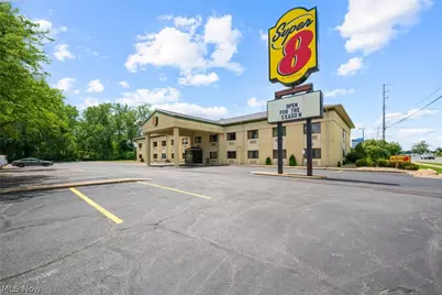 1704 E Perry Street, Port Clinton, OH 43452 - Photo 2