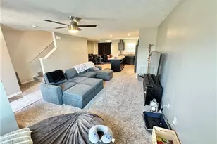 117 Fall Lake Ln, Amherst, OH 44001 - Photo 4