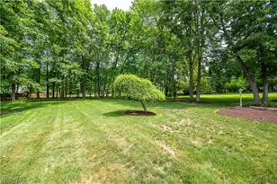 548 Squirrel Hill Dr, Youngstown, OH 44512 - Photo 16