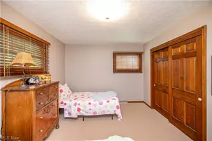 548 Squirrel Hill Dr, Youngstown, OH 44512 - Photo 14