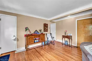 301 E 317th St, Willowick, OH 44095 - Photo 8