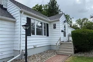 442 N Hambden St, Chardon, OH 44024 - Photo 8