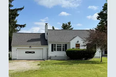 442 N Hambden Street, Chardon, OH 44024 - Photo 1