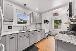 1052 Parkside Dr, Alliance, OH 44601 - Photo 4