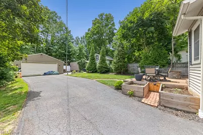 1052 Parkside Drive, Alliance, OH 44601 - Photo 34