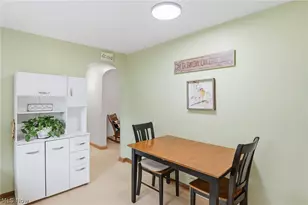 937 Pineview Ave SE, North Canton, OH 44720 - Photo 8