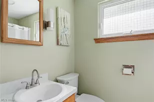 937 Pineview Ave SE, North Canton, OH 44720 - Photo 16