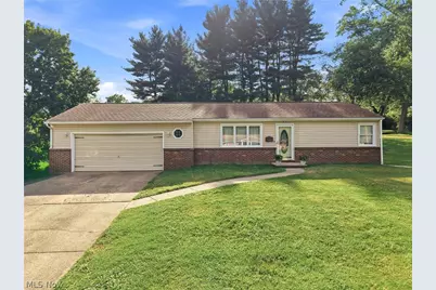 937 Pineview Avenue SE, North Canton, OH 44720 - Photo 2