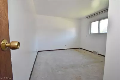 6208 Sylvia Drive, Brook Park, OH 44142 - Photo 16