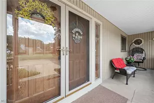 3270 Harris Rd, Grandview Heights, OH 44147 - Photo 4