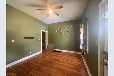 821 Goddard Avenue, Zanesville, OH 43701 - Photo 2