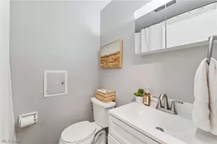 432 Mackinaw Ave, Bath, OH 44333 - Photo 14