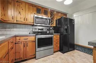 2216 N Medina Line Rd, Akron, OH 44333 - Photo 14