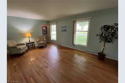 274 Dorchester Road, Akron, OH 44313 - Photo 2
