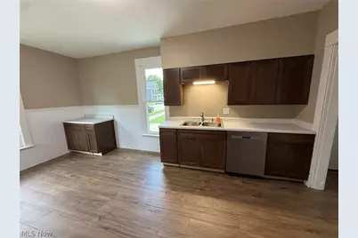 520 E 4th Street, Dover, OH 44622 - Photo 6