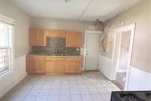 11301 Forest Ave, Loveland, OH 44104 - Photo 6