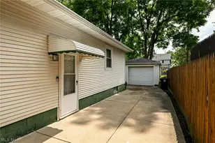 51 Devonshire Dr, Akron, OH 44312 - Photo 14
