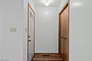 1543 Danube Dr NW, Uniontown, OH 44685 - Photo 4