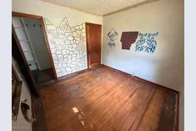 950 Silvercrest Avenue, Akron, OH 44314 - Photo 8