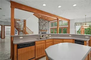 11440 Glenmora Dr, Chardon, OH 44024 - Photo 4