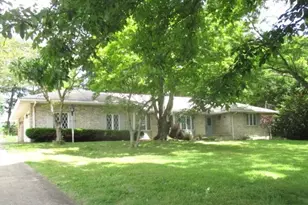 3916 Fairway Dr, Canfield, OH 44406 - Photo 2
