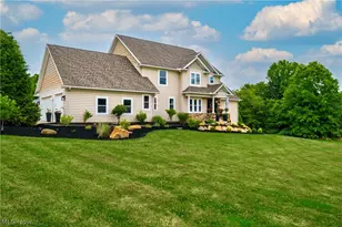 41 W Nimisila Rd, New Franklin, OH 44319 - Photo 1