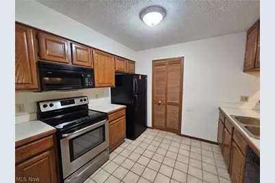 8605 Scenicview Drive #203, Grandview Heights, OH 44147 - Photo 8