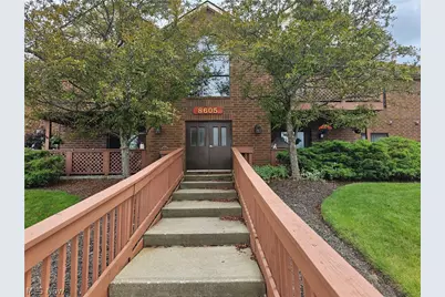 8605 Scenicview Drive #203, Grandview Heights, OH 44147 - Photo 1