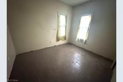 10006 Somerset Avenue, Loveland, OH 44108 - Photo 12