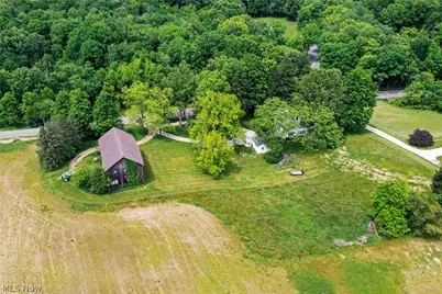 1740 W Comet Road, New Franklin, OH 44216 - Photo 4