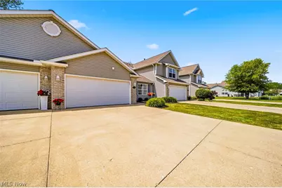 610 Hidden Harbor Drive, Fairport Harbor, OH 44077 - Photo 2