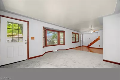 4905 Pinewood Drive, Sheffield Lake, OH 44054 - Photo 14