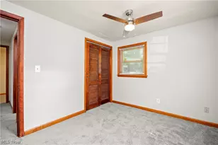 4905 Pinewood Dr, Sheffield Lake, OH 44054 - Photo 18
