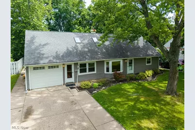 4905 Pinewood Drive, Sheffield Lake, OH 44054 - Photo 2