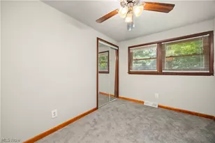 4905 Pinewood Dr, Sheffield Lake, OH 44054 - Photo 20