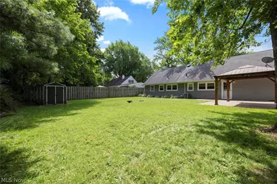 4905 Pinewood Drive, Sheffield Lake, OH 44054 - Photo 30