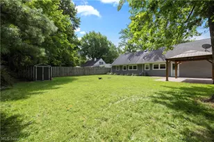 4905 Pinewood Dr, Sheffield Lake, OH 44054 - Photo 30
