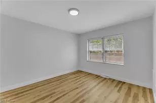 3279 Warrensville Center Rd, Huber Heights, OH 44122 - Photo 14