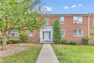 3279 Warrensville Center Rd, Huber Heights, OH 44122 - Photo 1