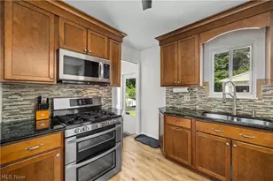 319 Erieview Blvd, Sheffield Lake, OH 44054 - Photo 8