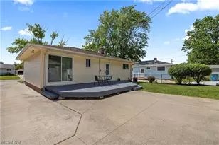 319 Erieview Blvd, Sheffield Lake, OH 44054 - Photo 34