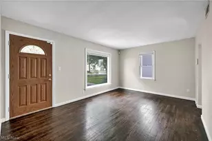 18401 Parkmount Ave, Loveland, OH 44135 - Photo 2
