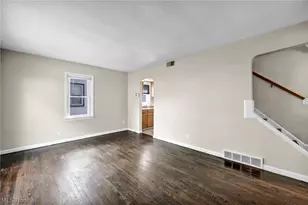 18401 Parkmount Ave, Loveland, OH 44135 - Photo 4