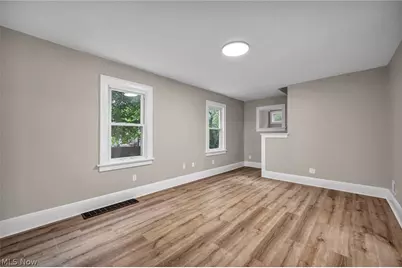 825 Dan Street, Akron, OH 44310 - Photo 10