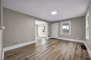 825 Dan St, Akron, OH 44310 - Photo 12