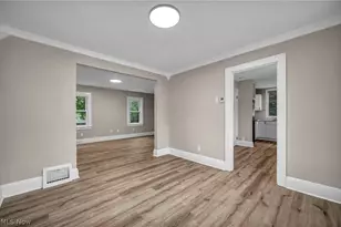 825 Dan St, Akron, OH 44310 - Photo 6