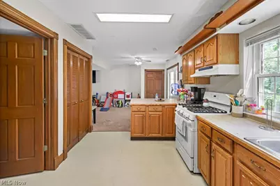 547 E Main Street, Ravenna, OH 44266 - Photo 14
