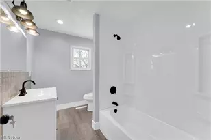 337 Lucas St, Barberton, OH 44203 - Photo 26