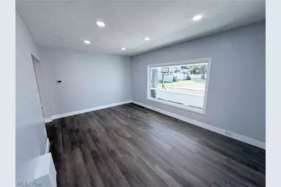 337 Lucas Street, Barberton, OH 44203 - Photo 10